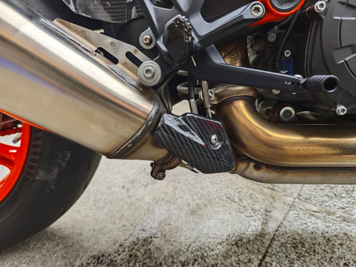 AKOSO 2020+ KTM 1290 Super Duke R Carbon Fiber Rear Exhaust Pipe Heat Shield Cover Fairing