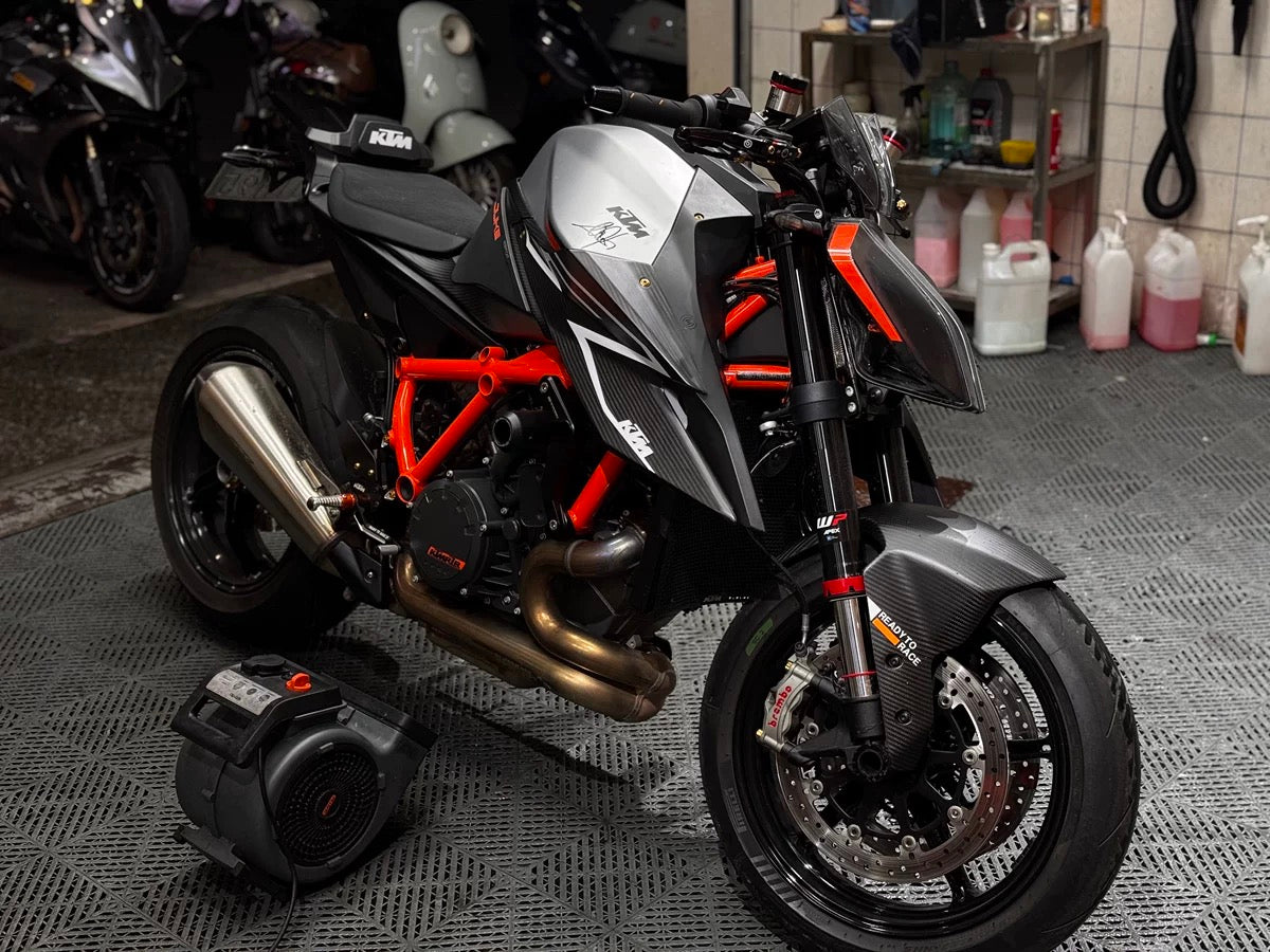 AKOSO 2020+ KTM 1290 Super Duke R Carbon Fiber Front Fuel Tank Side Panel Fairing Motorcycle