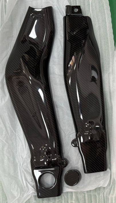 AKOSO 2024 2025 Yamaha MT09 / FZ09 Carbon Fiber Swingarm Cover