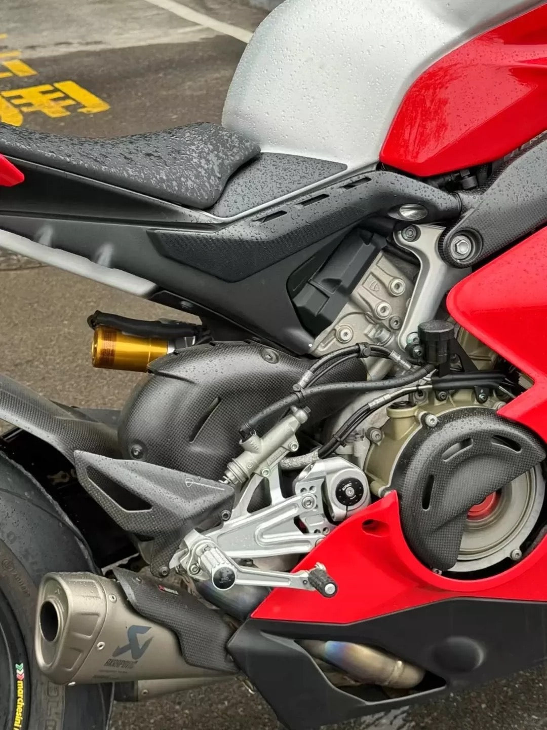 AKOSO 2020-2024 Ducati Streetfighter V4 V4S Carbon Fiber Exhaust Cover (Akrapovic Exhaust)