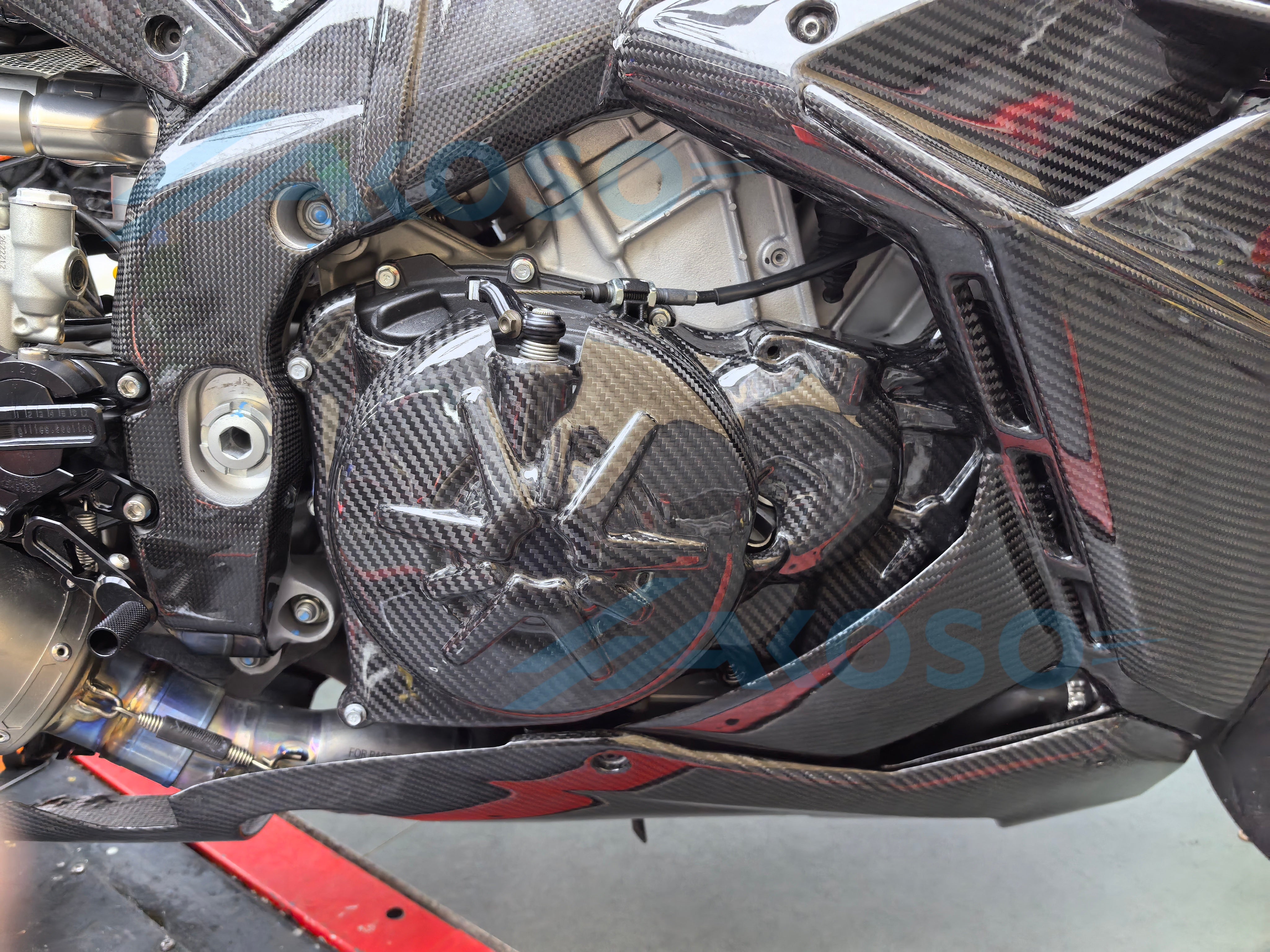 AKOSO 2021-2024 Aprilia RSV4 Carbon Fiber Engine Clutch Cover