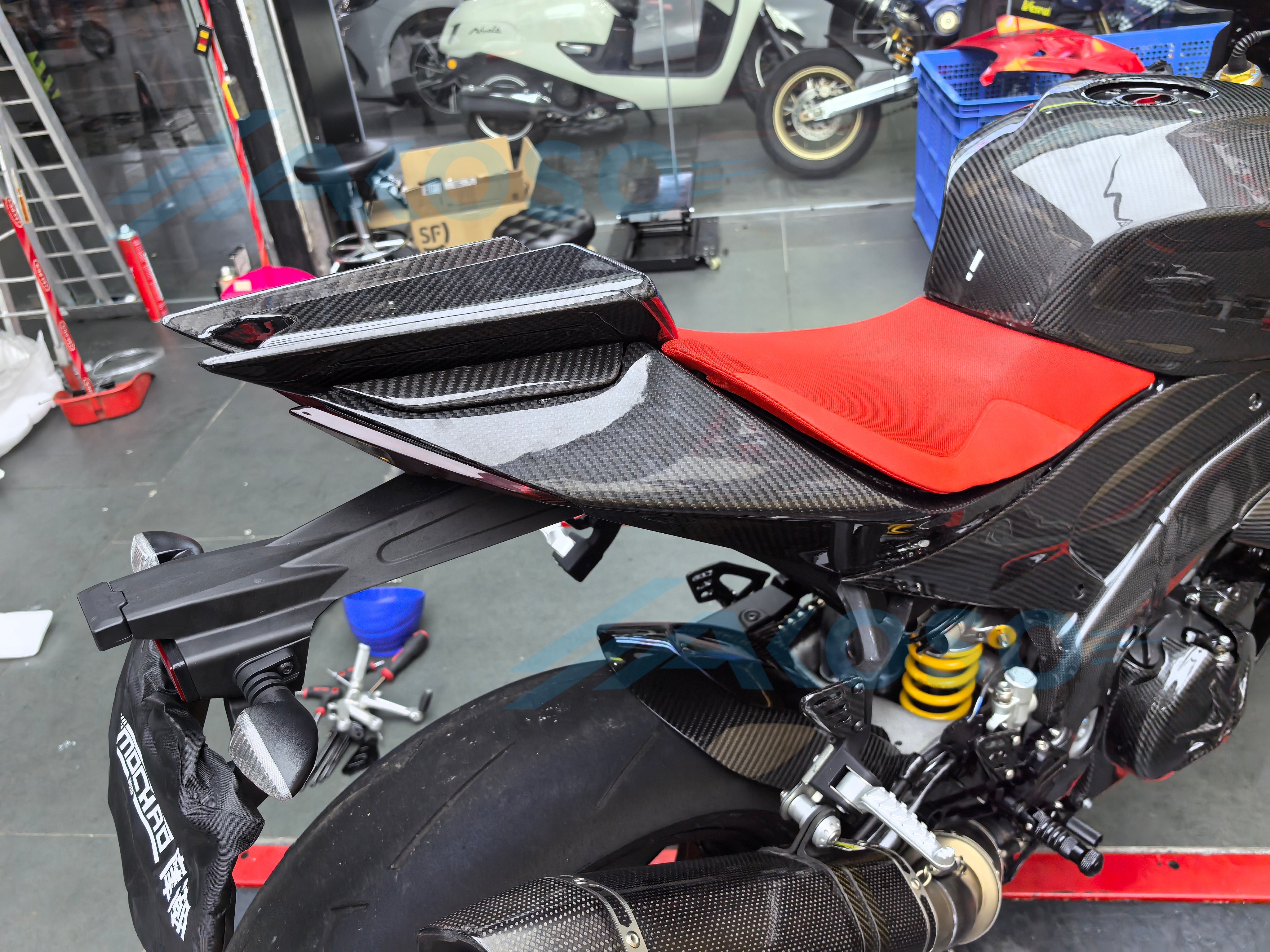 AKOSO 2021-2024 Aprilia RSV4 Tuono V4 Carbon Fiber Motorcycle Tail Trim Panel Rear Side Panel