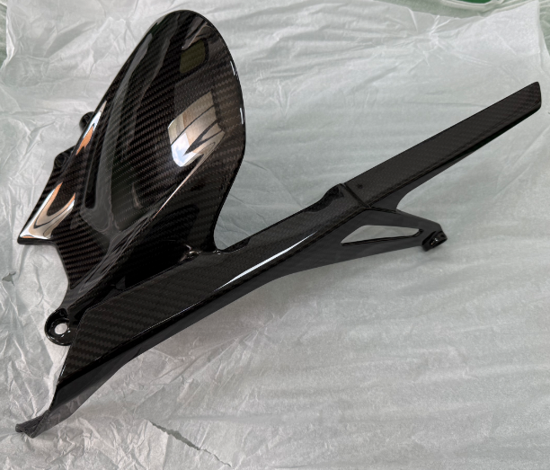 AKOSO 2024 2025 Yamaha MT09 / FZ09 Carbon Fiber Rear Fender Chain Cover