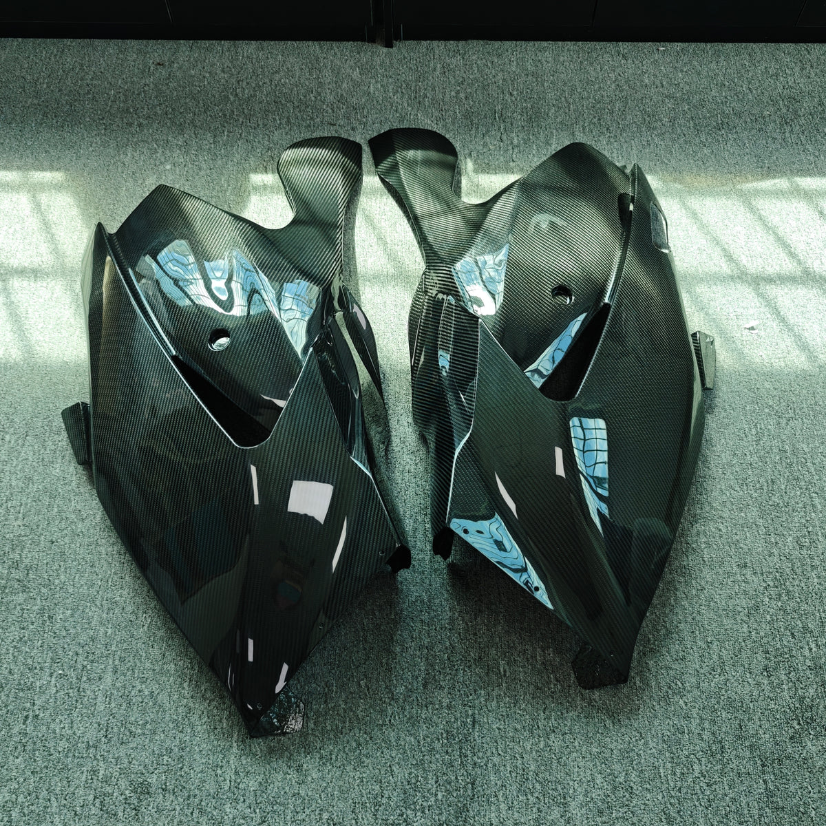 AKOSO Suzuki Hayabusa GSX1300R 2021+ Carbon Fiber Side Panels In One Piece Gen 3