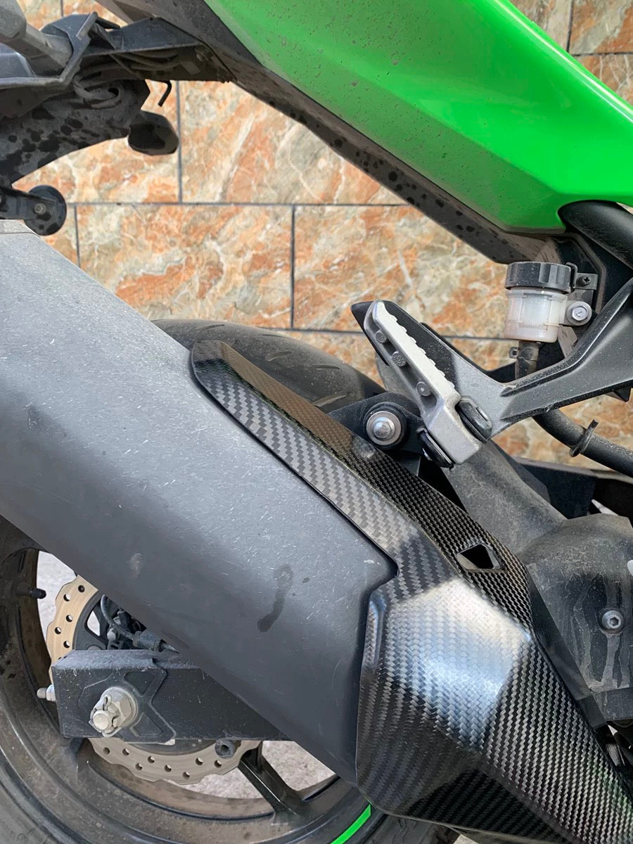 AKOSO 2018-2024 Kawasaki Ninja 400 Carbon Fiber Motorcycle Fairing Exhaust Pipe Shell Heat Shield Cover