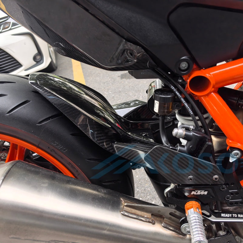 AKOSO 2020+ KTM 1290 Super Duke R Carbon Fiber Motorcycle Rear Fender Splash Mudguard with Chain Guard