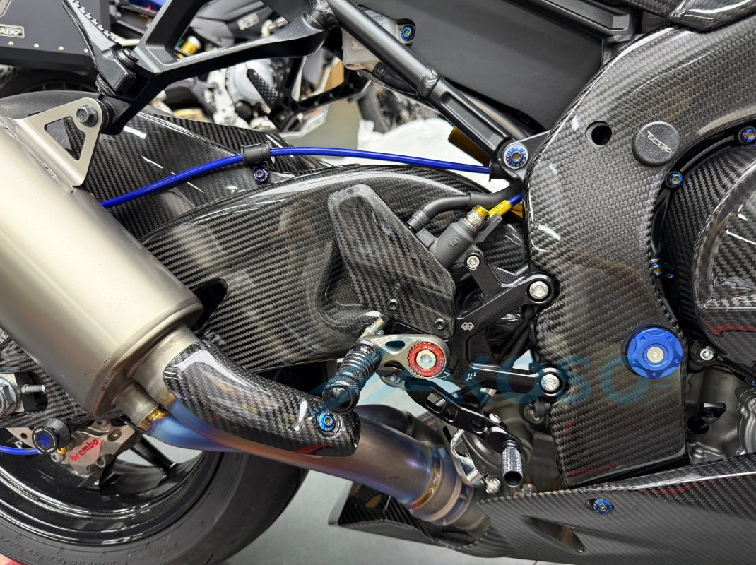 AKOSO 2021-2024 Honda CBR1000RR-R Couvercle de tuyau d'échappement de moto en fibre de carbone Silencieux Bouclier thermique Garde