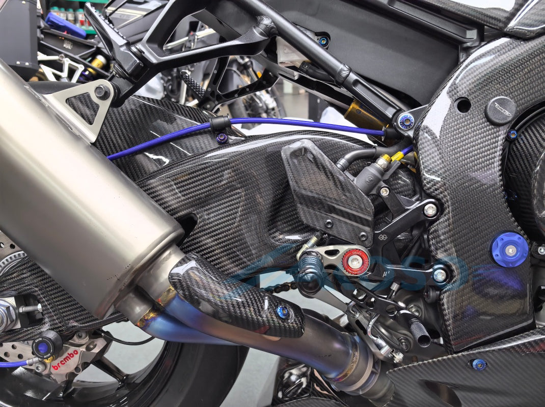 AKOSO 2021-2024 Honda CBR1000RR-R Protecteur de bras oscillant en fibre de carbone Garde de bras oscillant Carénages de moto
