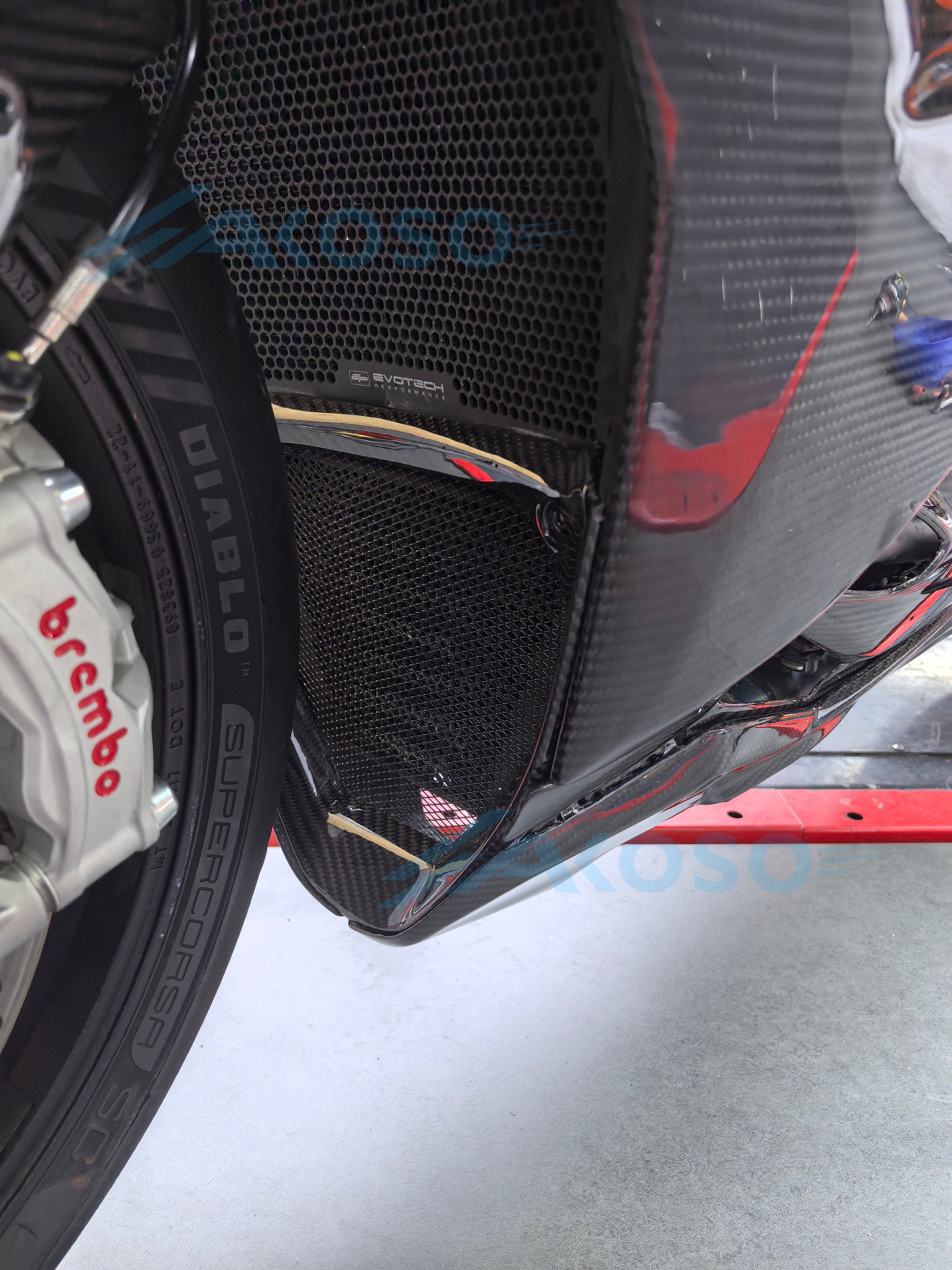 AKOSO 2021-2024 Aprilia RSV4 Tuono Carbon Fiber Radiator Guard V-Panel