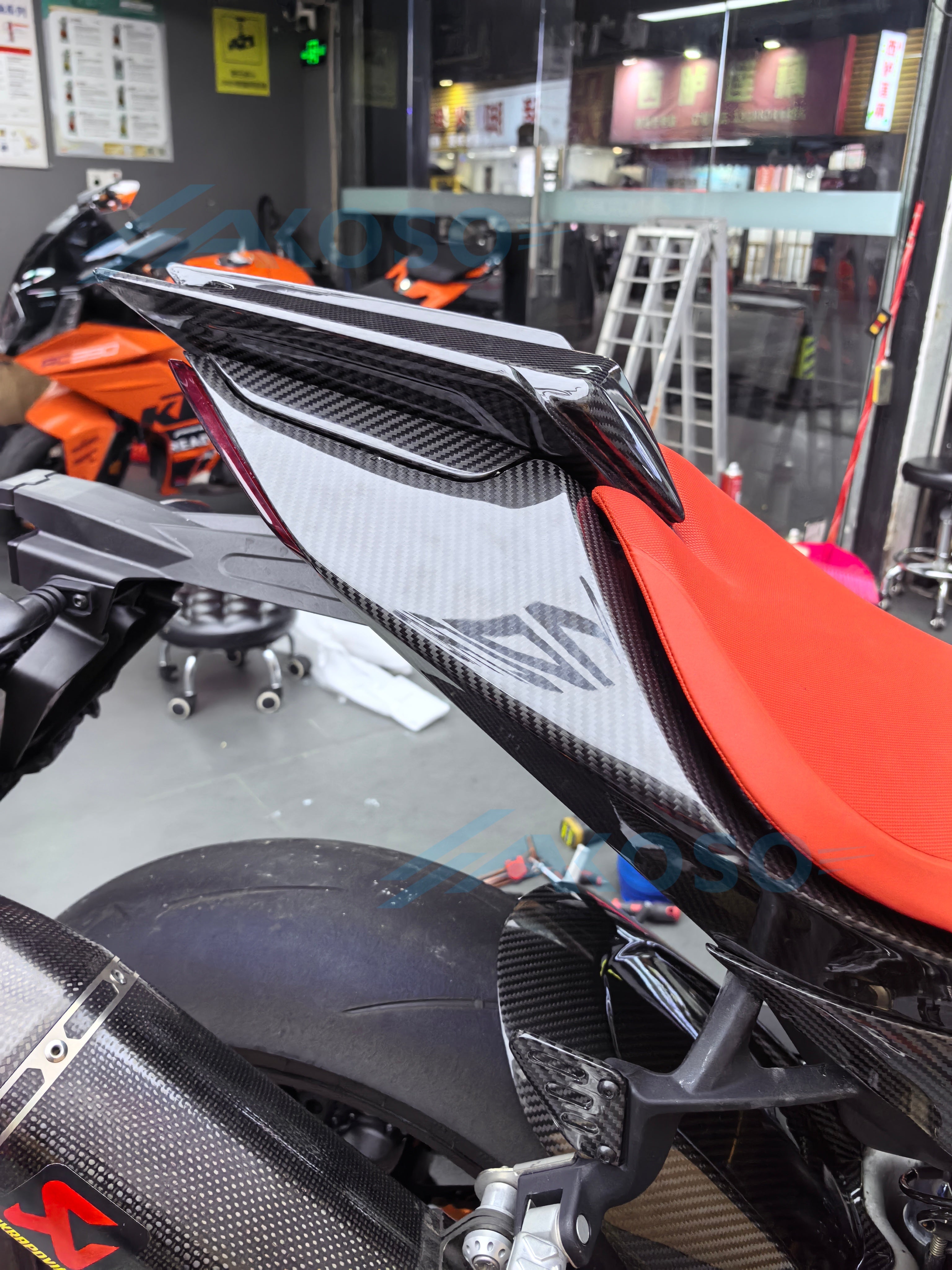 AKOSO 2021-2024 Aprilia RSV4 Tuono V4 Carbon Fiber Motorcycle Tail Trim Panel Rear Side Panel