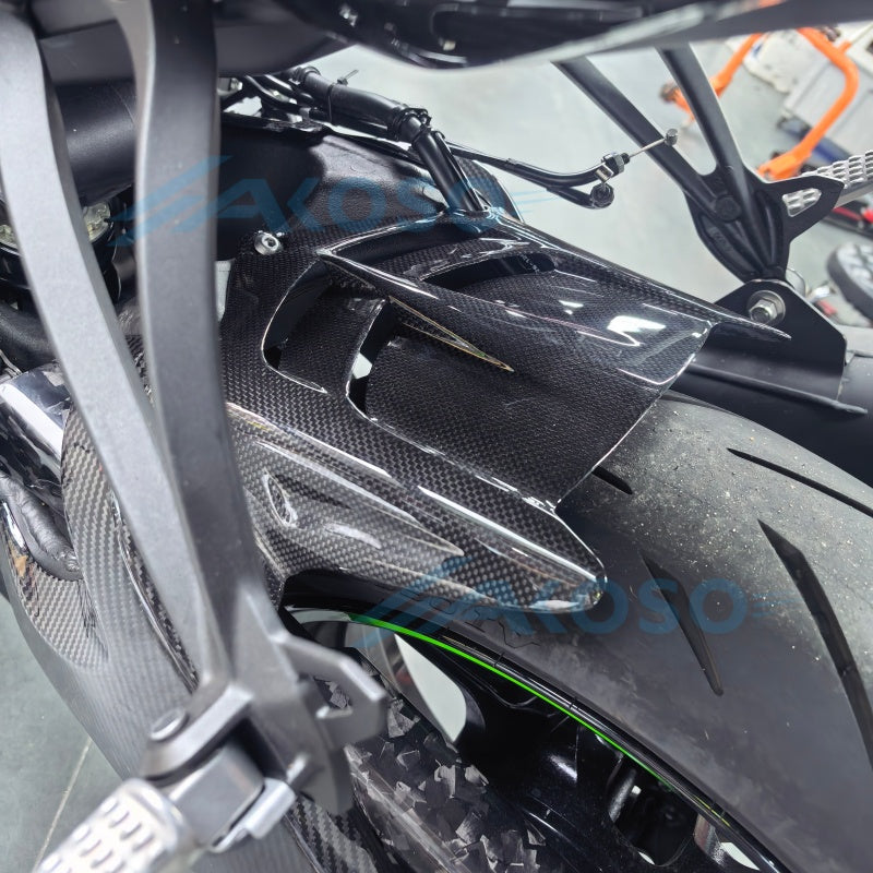 AKOSO 2024+ Kawasaki Ninja ZX-6R 363 Carbon Fiber Rear Wheel Fender Hugger Mudguard Motorcycle