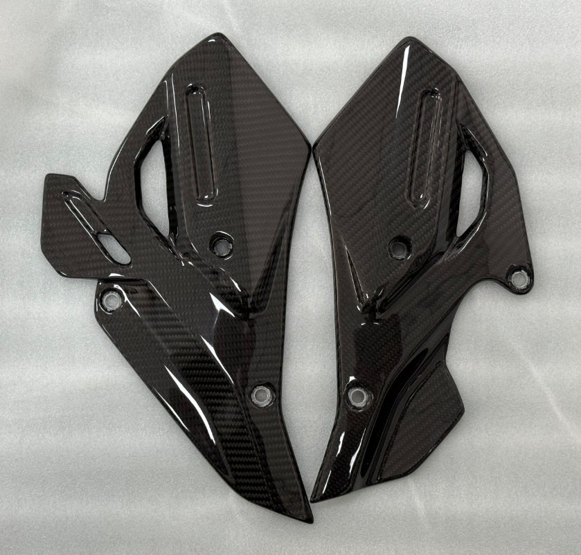 AKOSO 2025+ BMW R1300GS Adventure Dry Carbon Fiber Lower Side Panels Heel Protectors