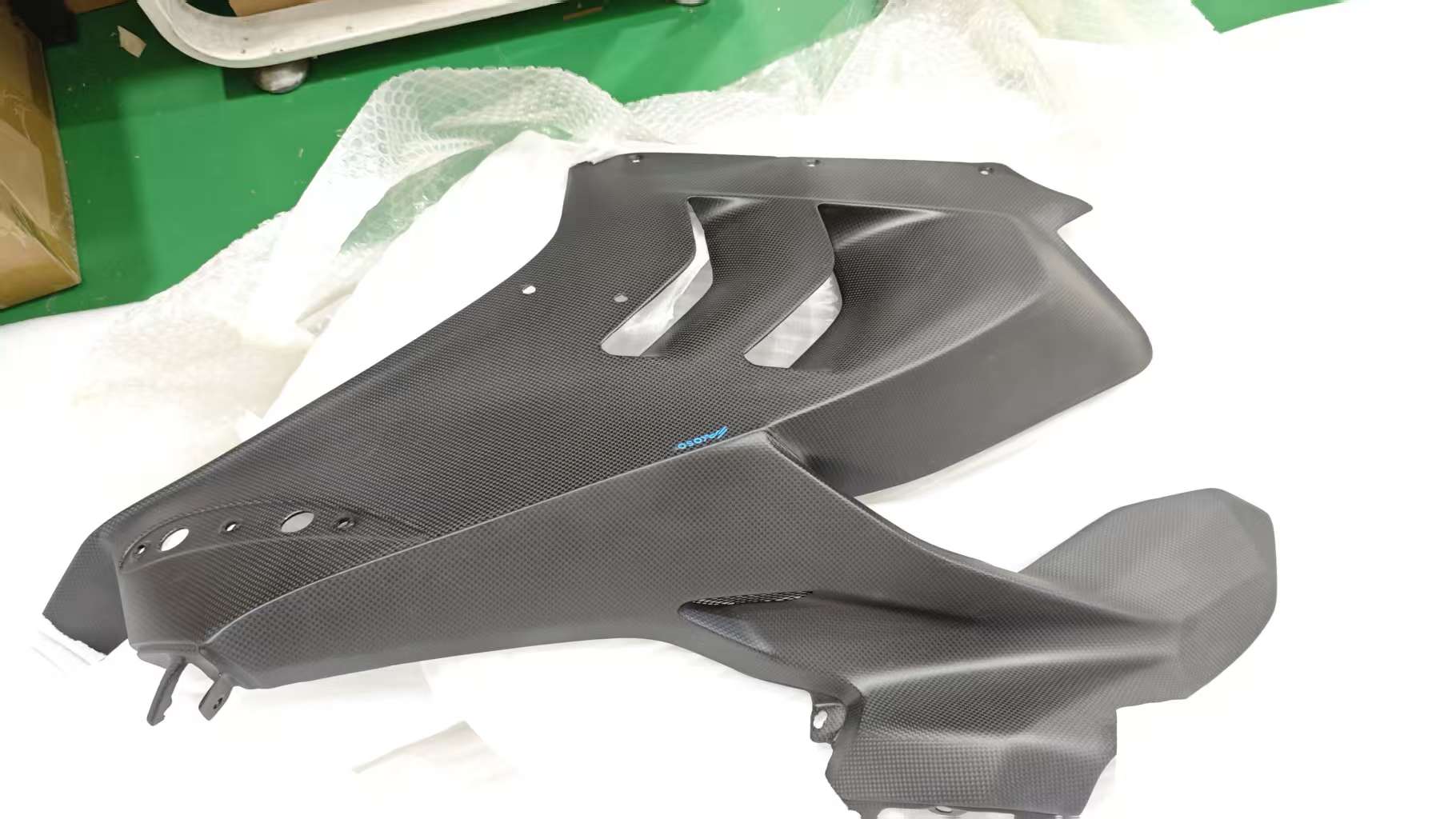 AKOSO 2018-2021 Ducati Panigale V4 V4S V4R Carbon Fiber Side Panels (Superleggera)